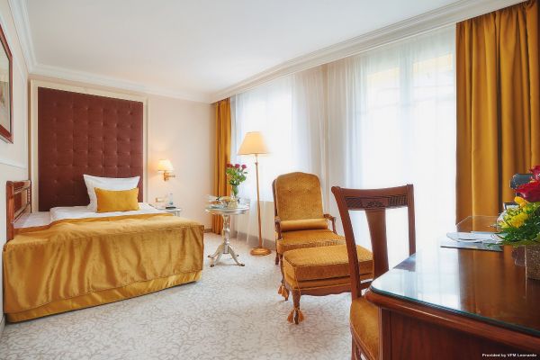 CARLSBAD PLAZA Medical Spa & Wellness (Karlsbad)